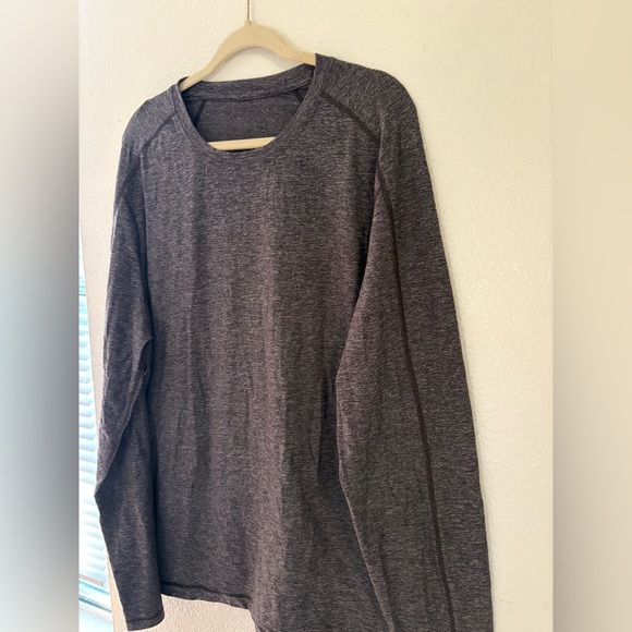 lululemon athletica🍋🤩Charcoal Long Sleeve Tee - Picture 3 of 6